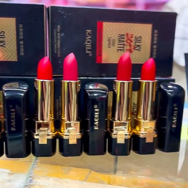 pack of 6 Pcs High Pigmented Matte Lipstick Collection in Vibrant Shades